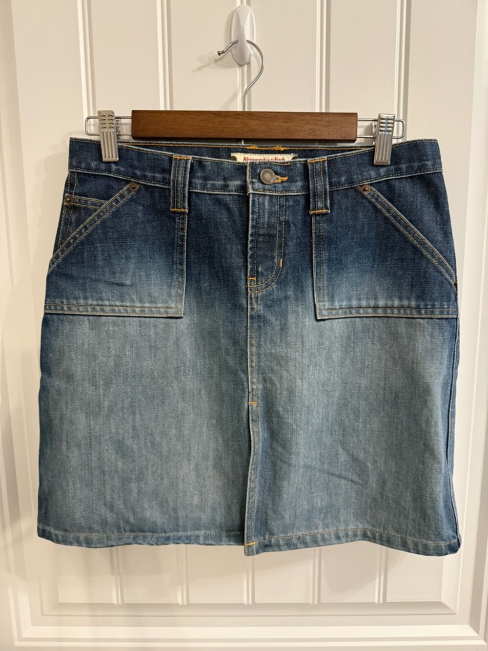 Abercrombie & Fitch Vintage Denim Mini Skirt Size 2 Y2K Low Rise Med Wash Jean